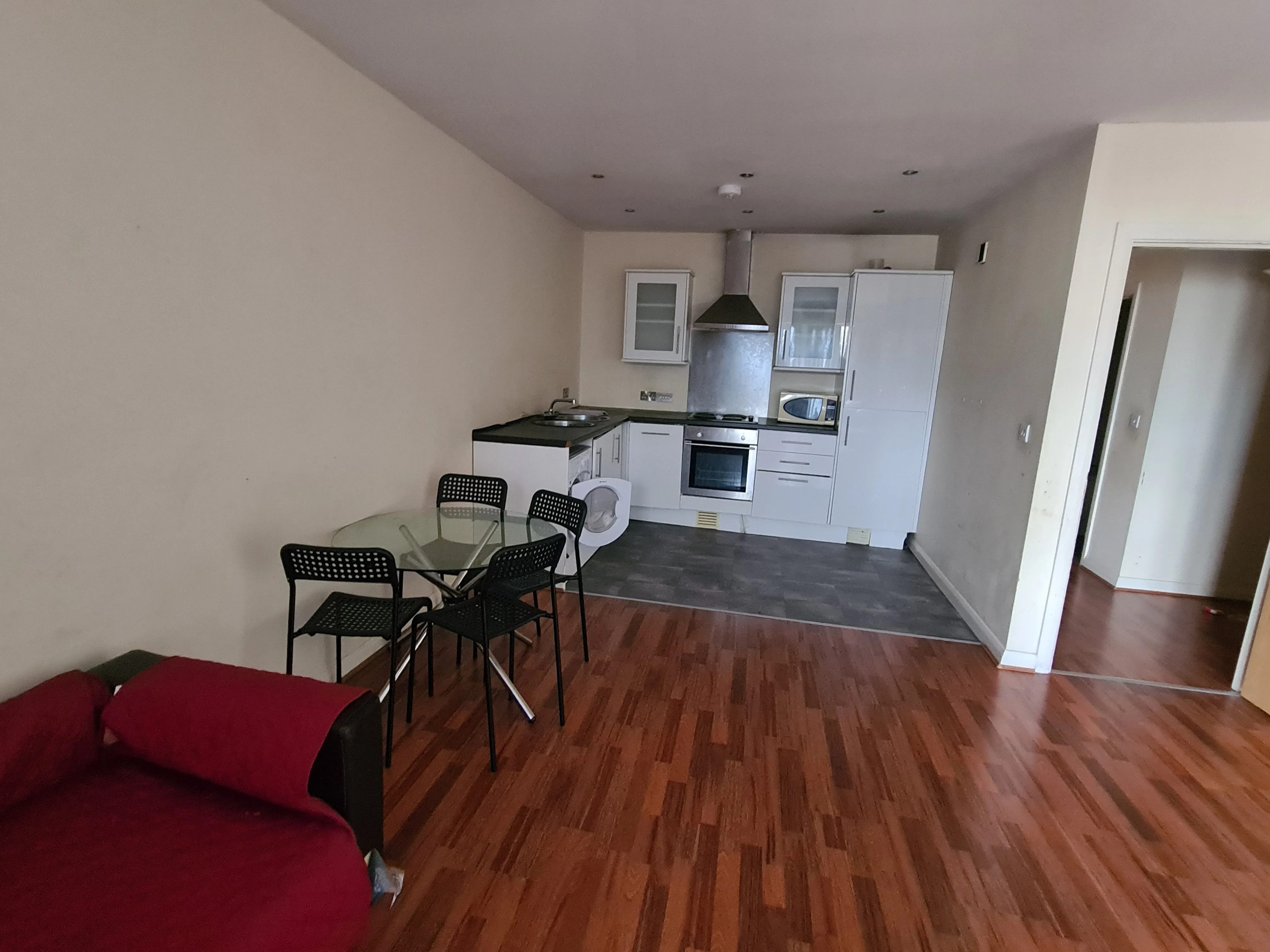 VACANT - Leasehold Self Contained Third Floor Flat