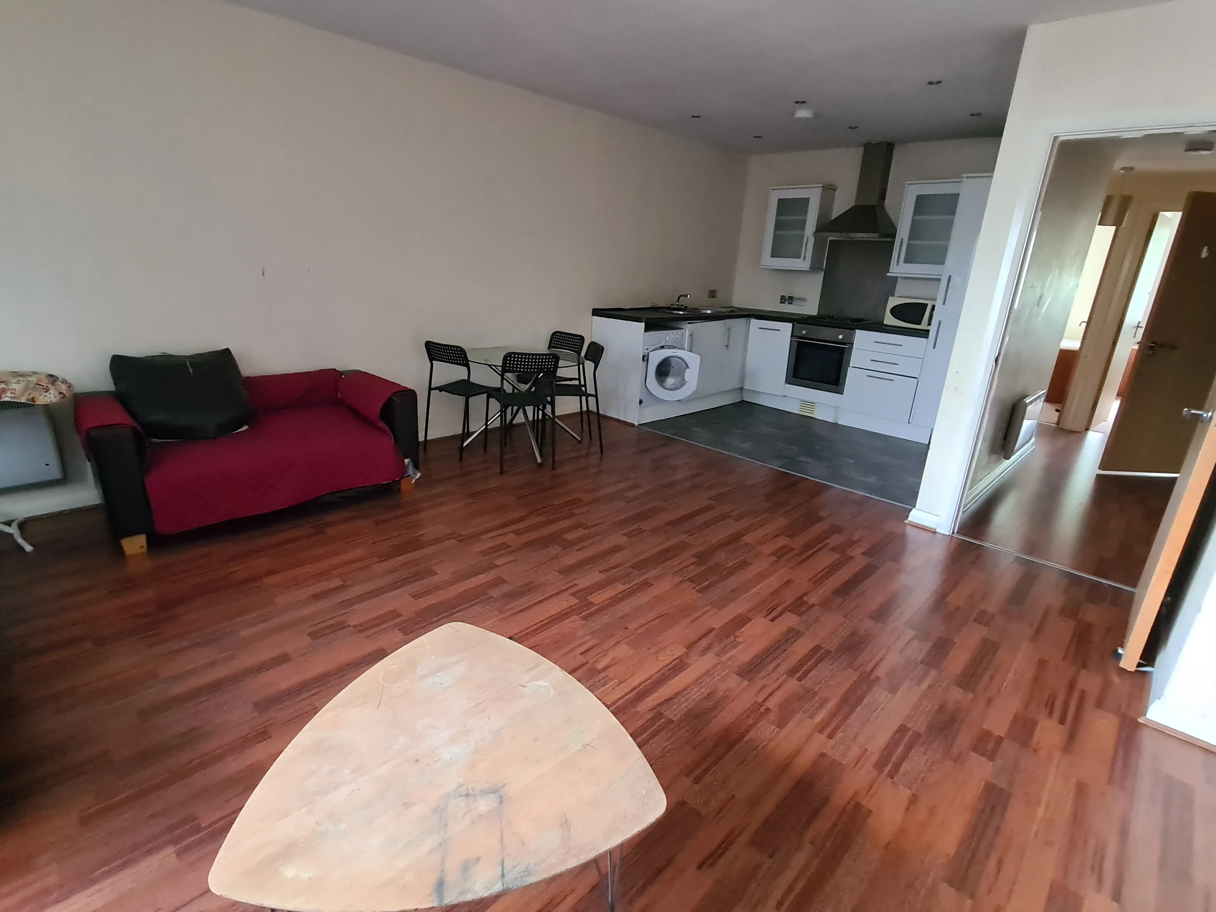 VACANT - Leasehold Self Contained Third Floor Flat
