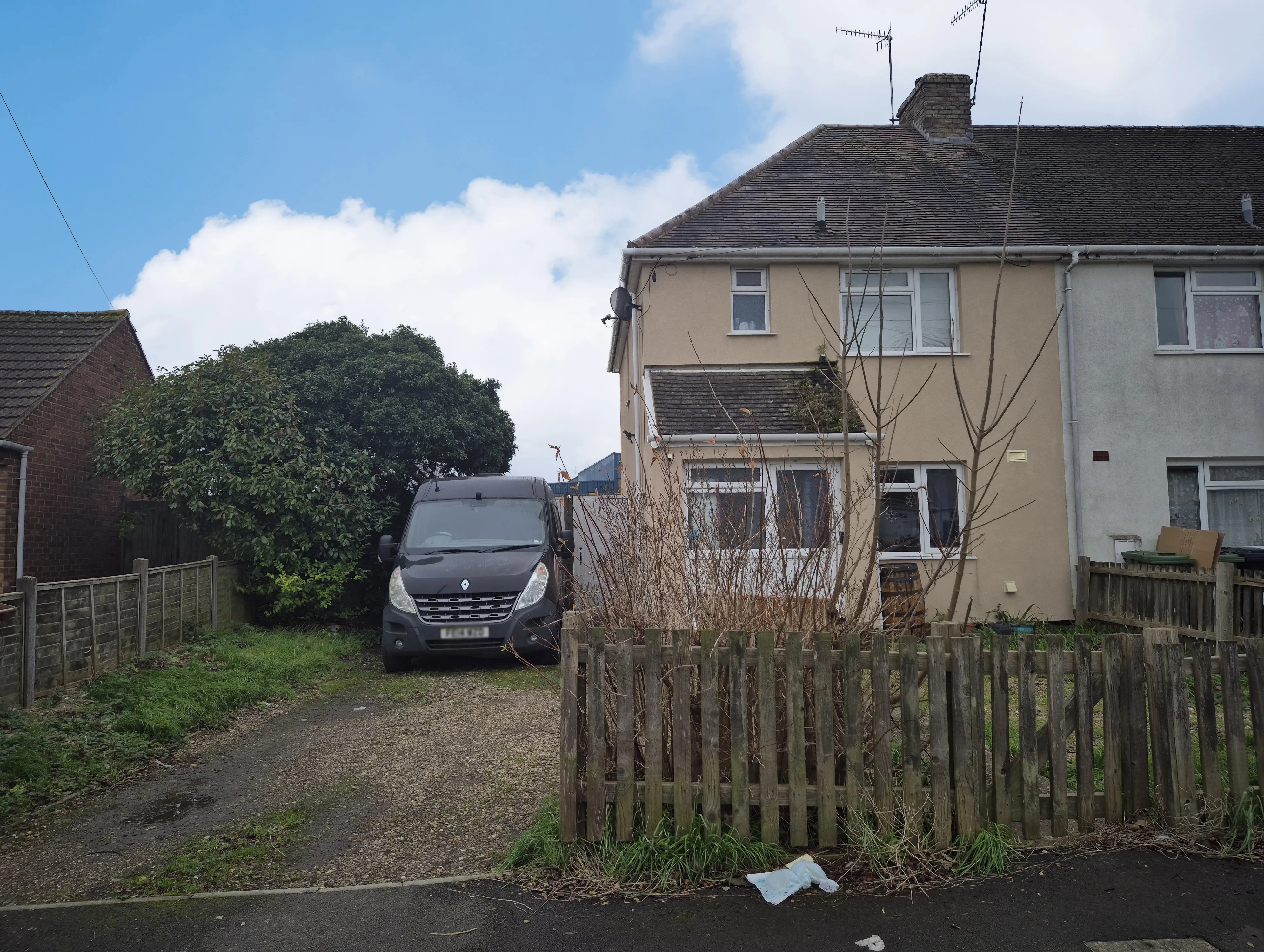 INVESTMENT - Freehold End of Terrace House