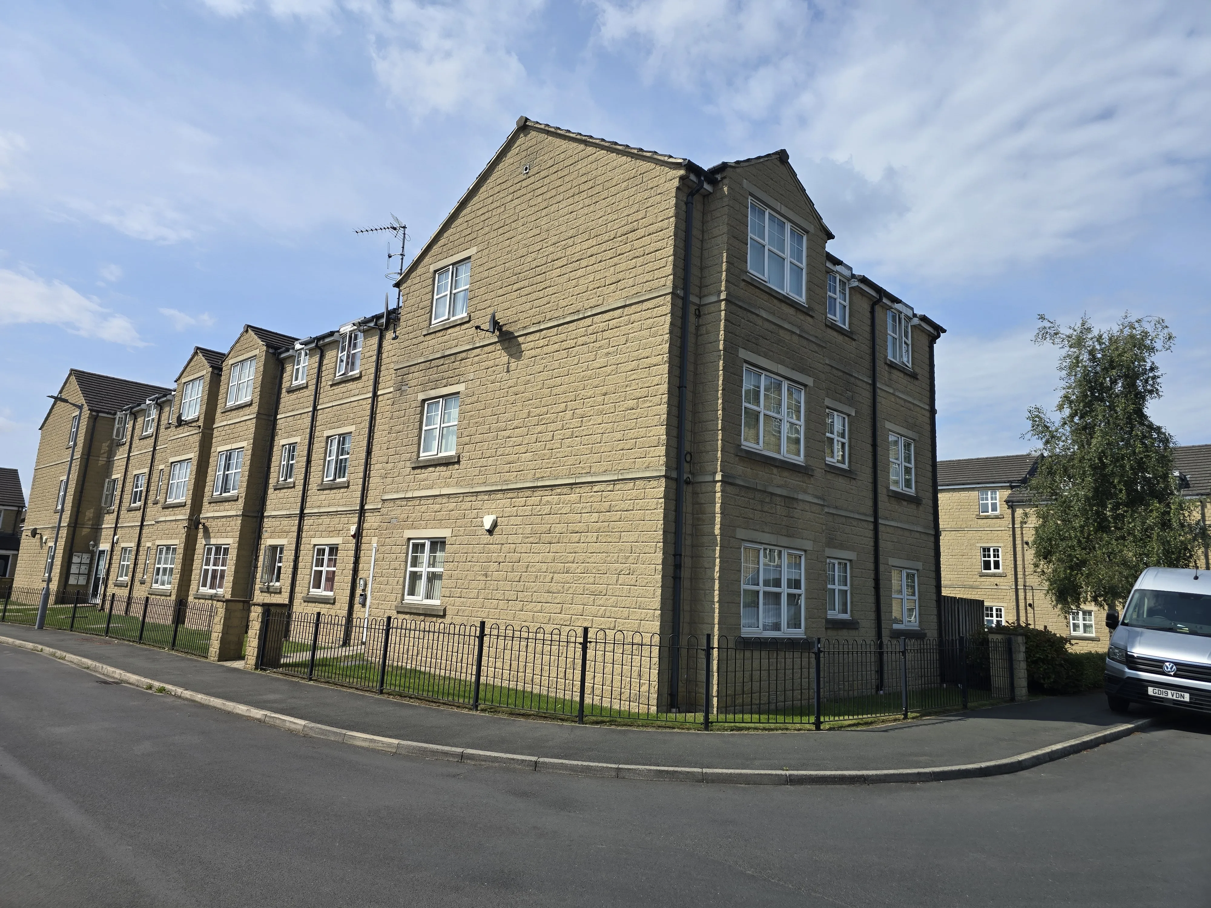 INVESTMENT - Leasehold Self Contained First Floor Flat