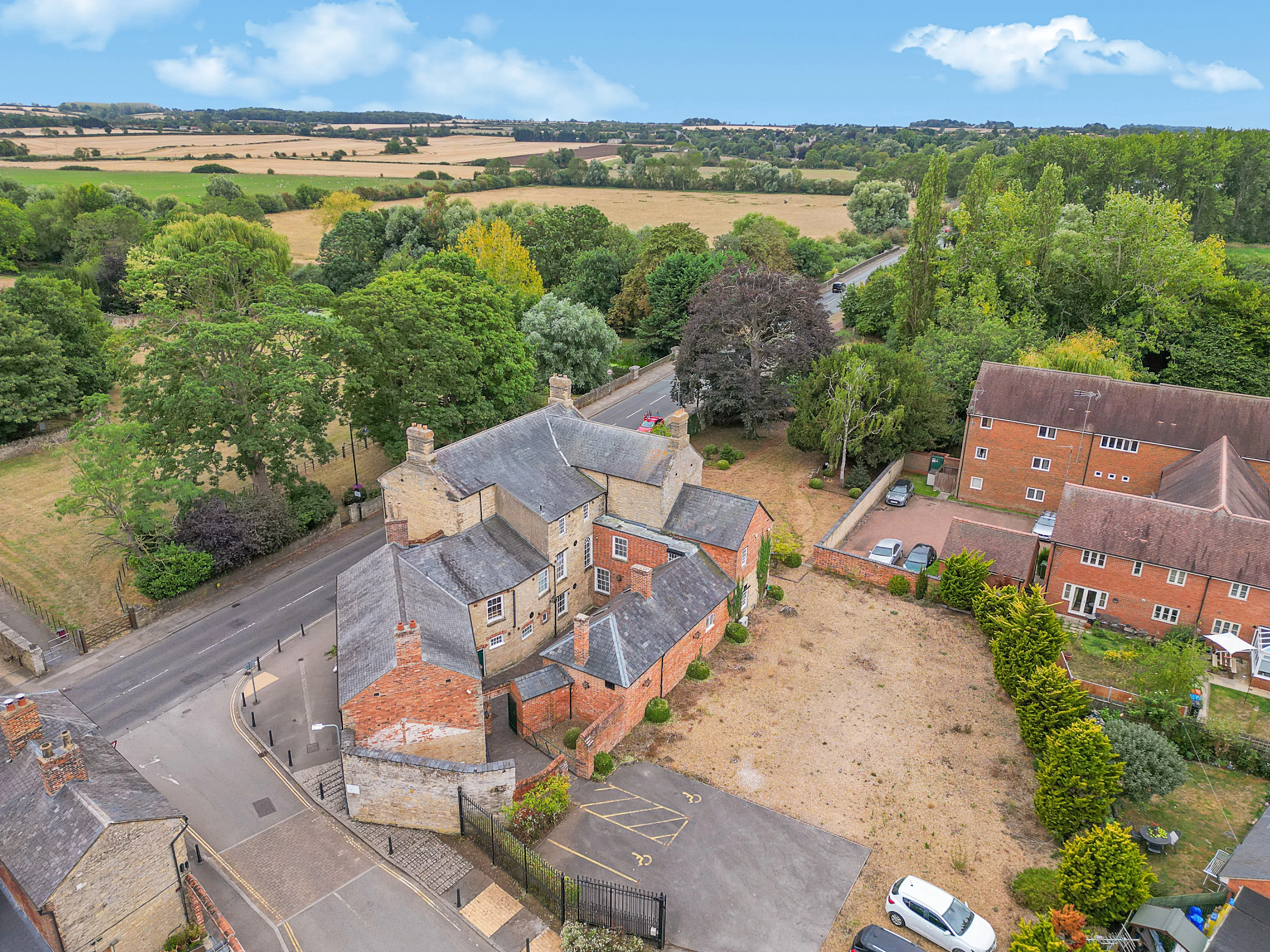 INVESTMENT/VACANT - Substantial Freehold Grade II Listed Georgian Property with Planning Permission 
