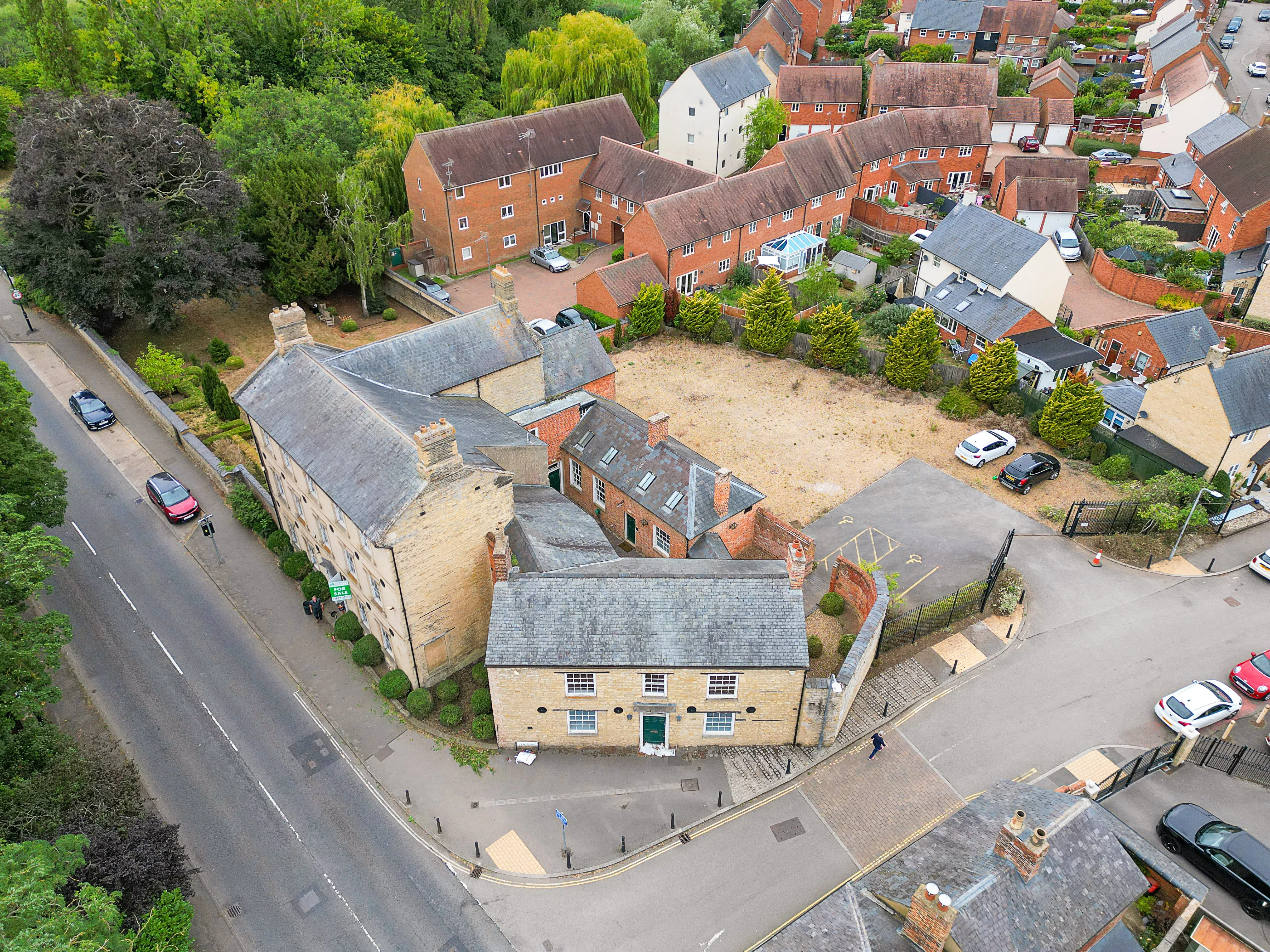 INVESTMENT/VACANT - Substantial Freehold Grade II Listed Georgian Property with Planning Permission 