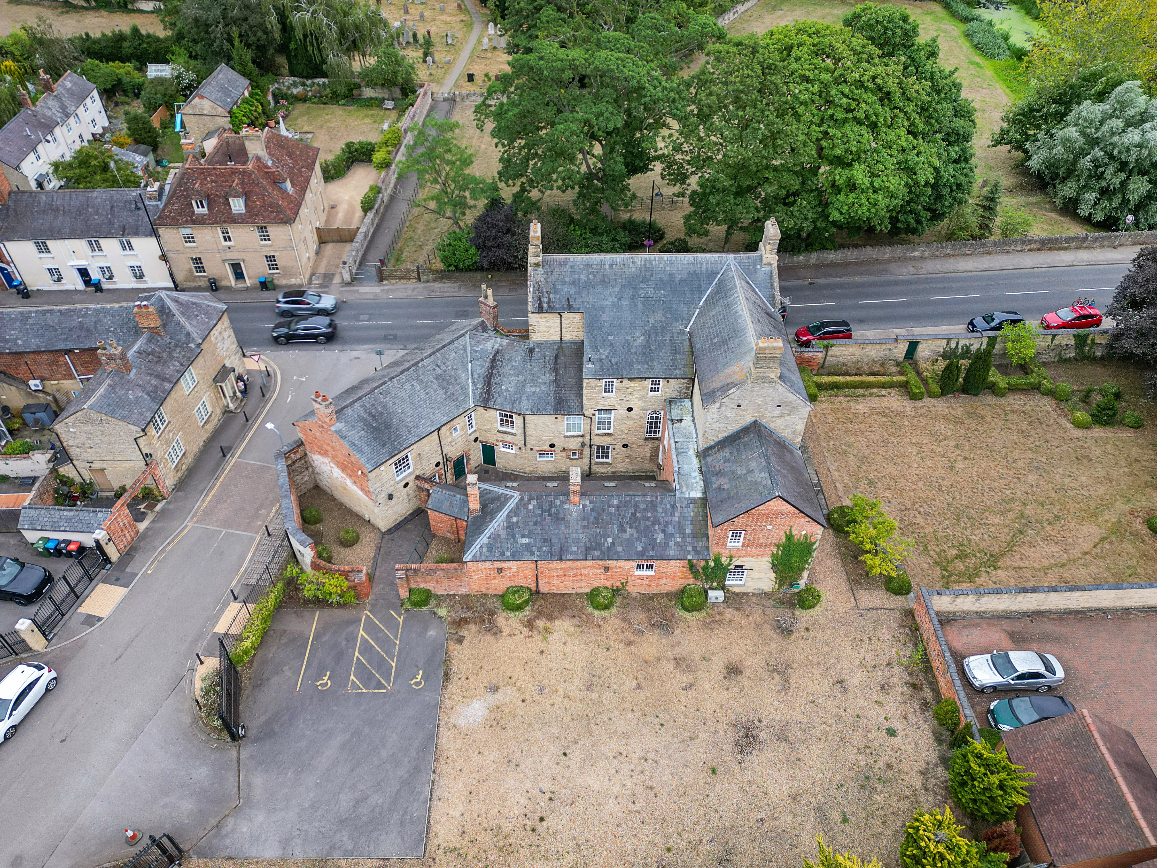 INVESTMENT/VACANT - Substantial Freehold Grade II Listed Georgian Property with Planning Permission 