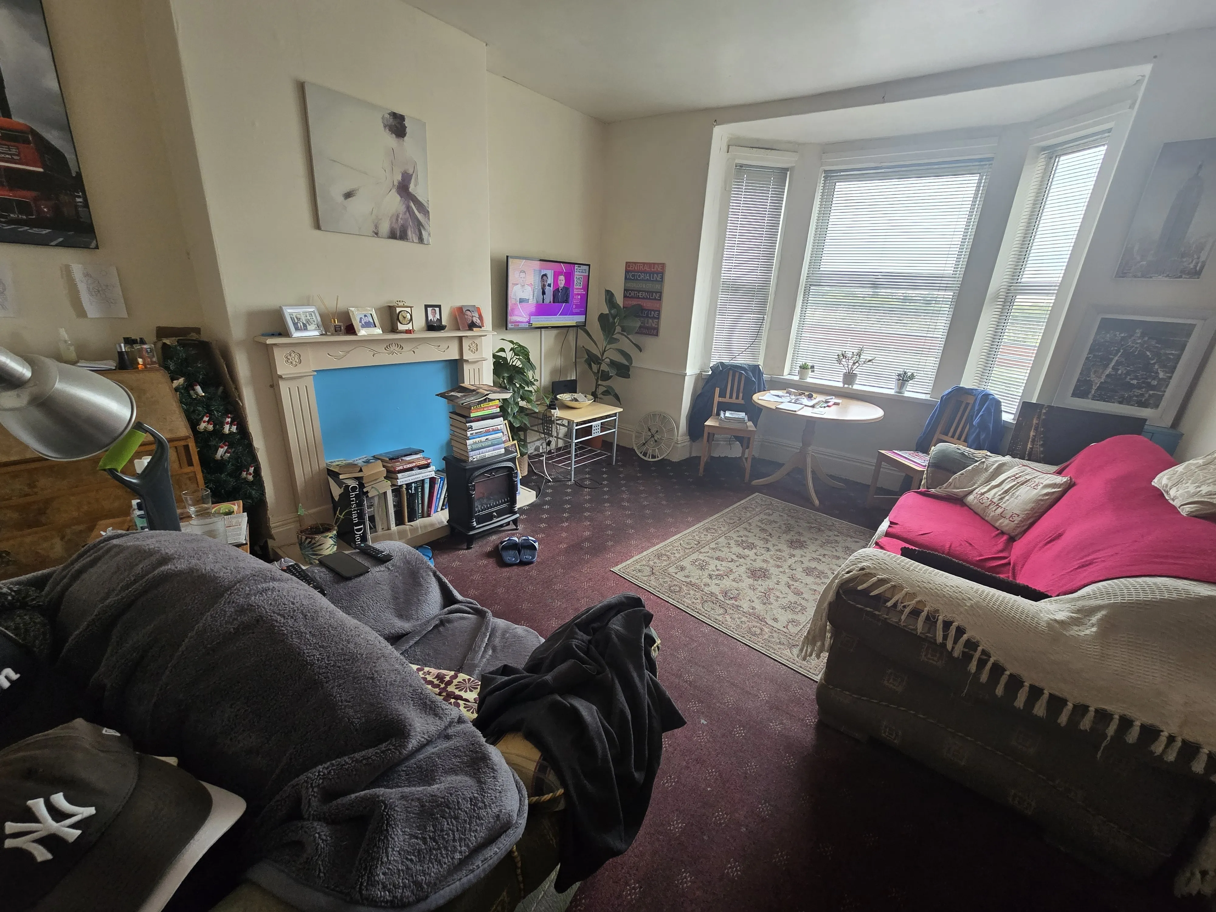 INVESTMENT/VACANT - Freehold Mid Terrace Building providing Four self contained Flats