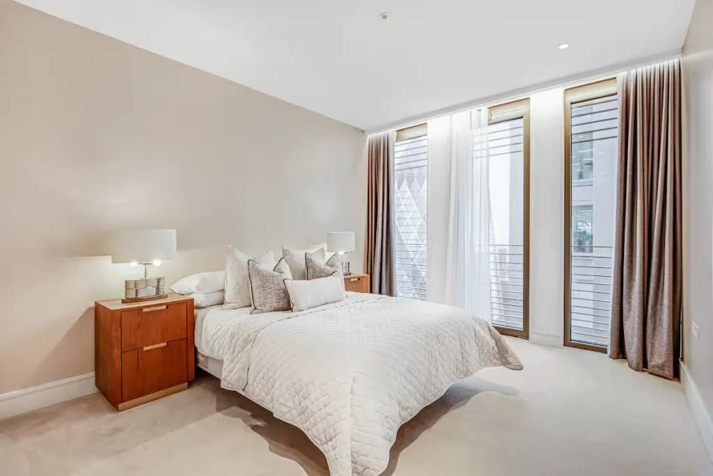 INVESTMENT - A Leasehold Two Bedroom Flat Located on the 36th floor of the iconic One Bishopsgate Plaza