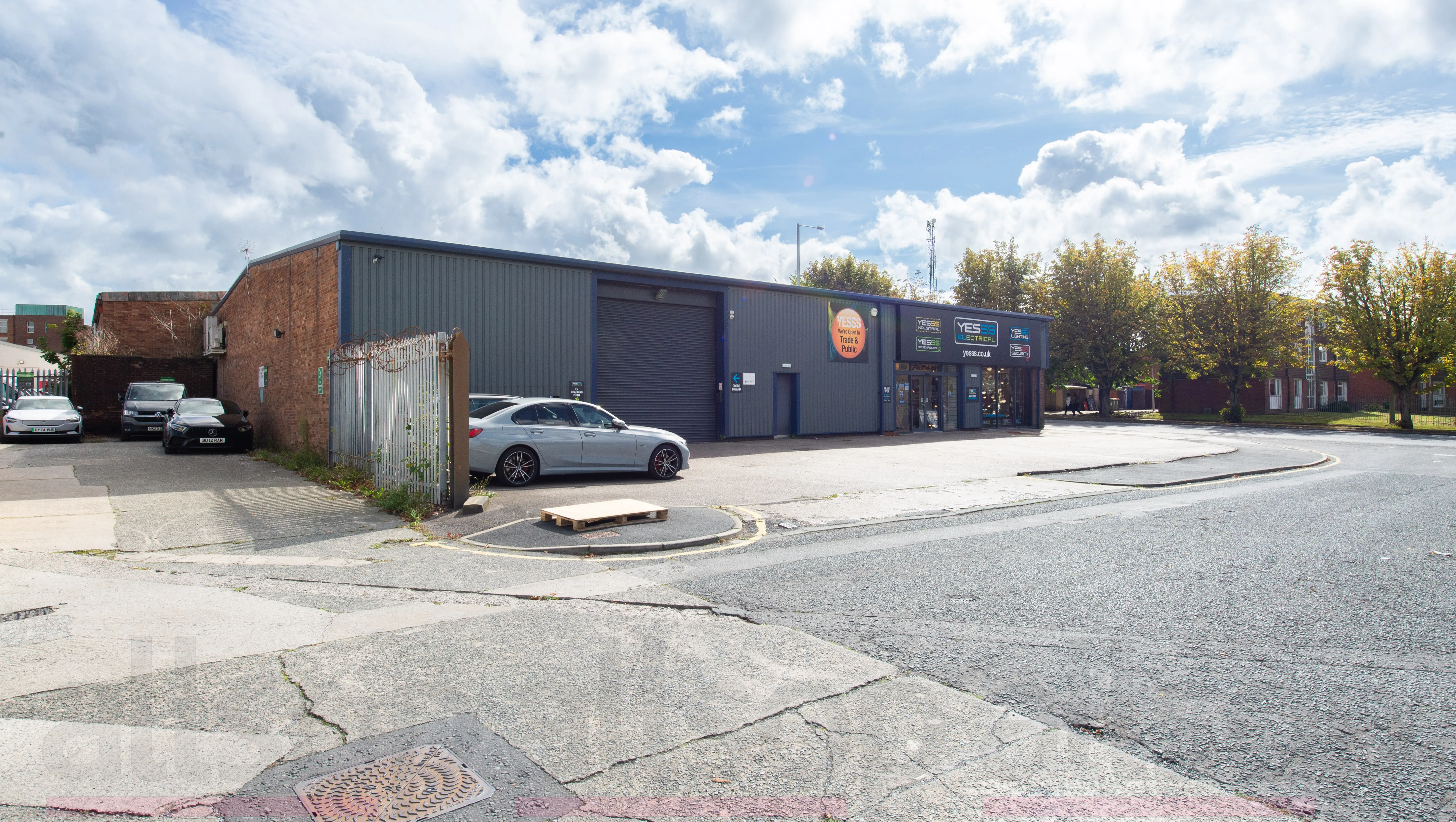 Leasehold Multi-let Trade Counter Investment