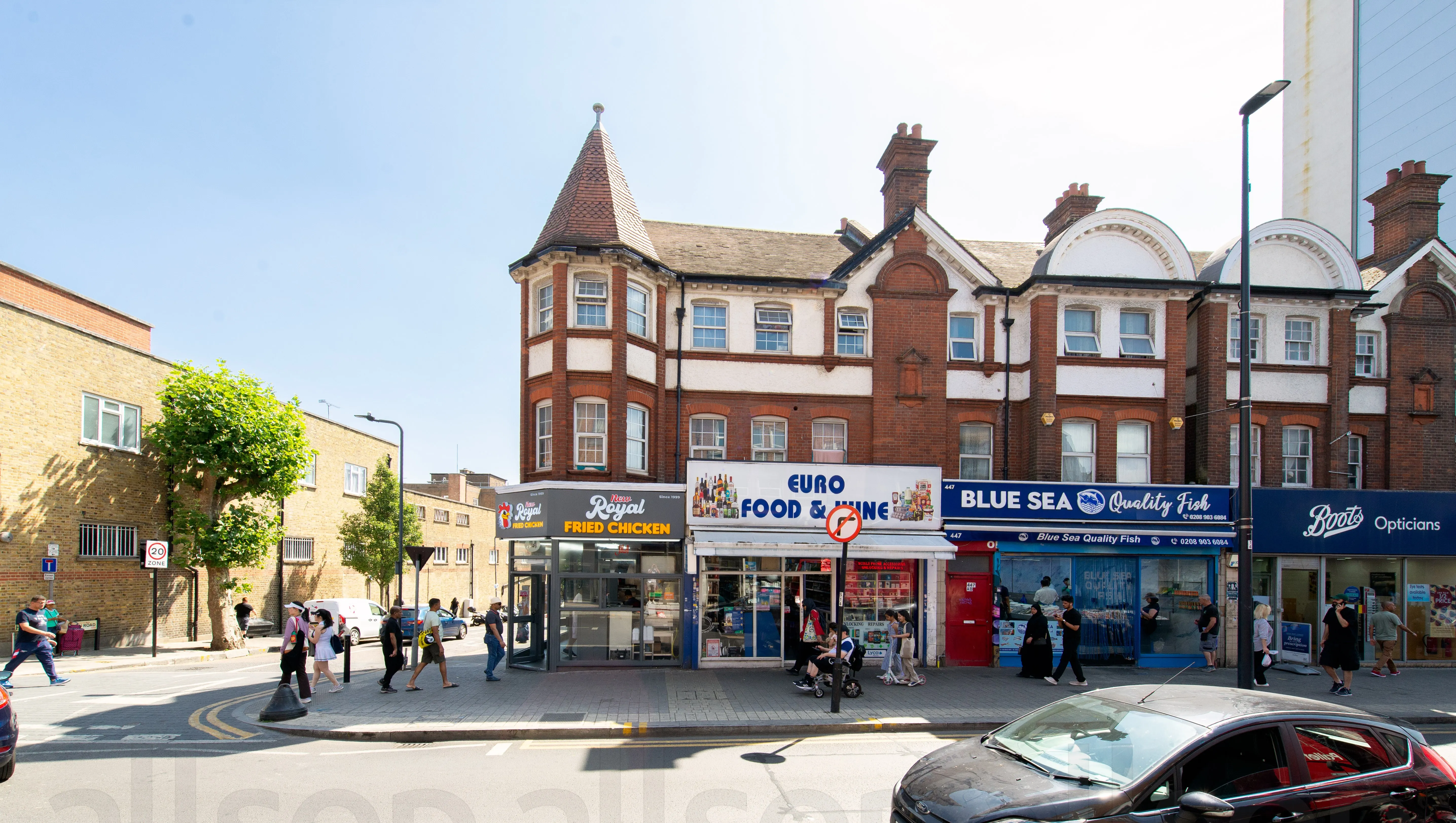 Freehold Restaurant/Takeaway, Shop and Residential Investment