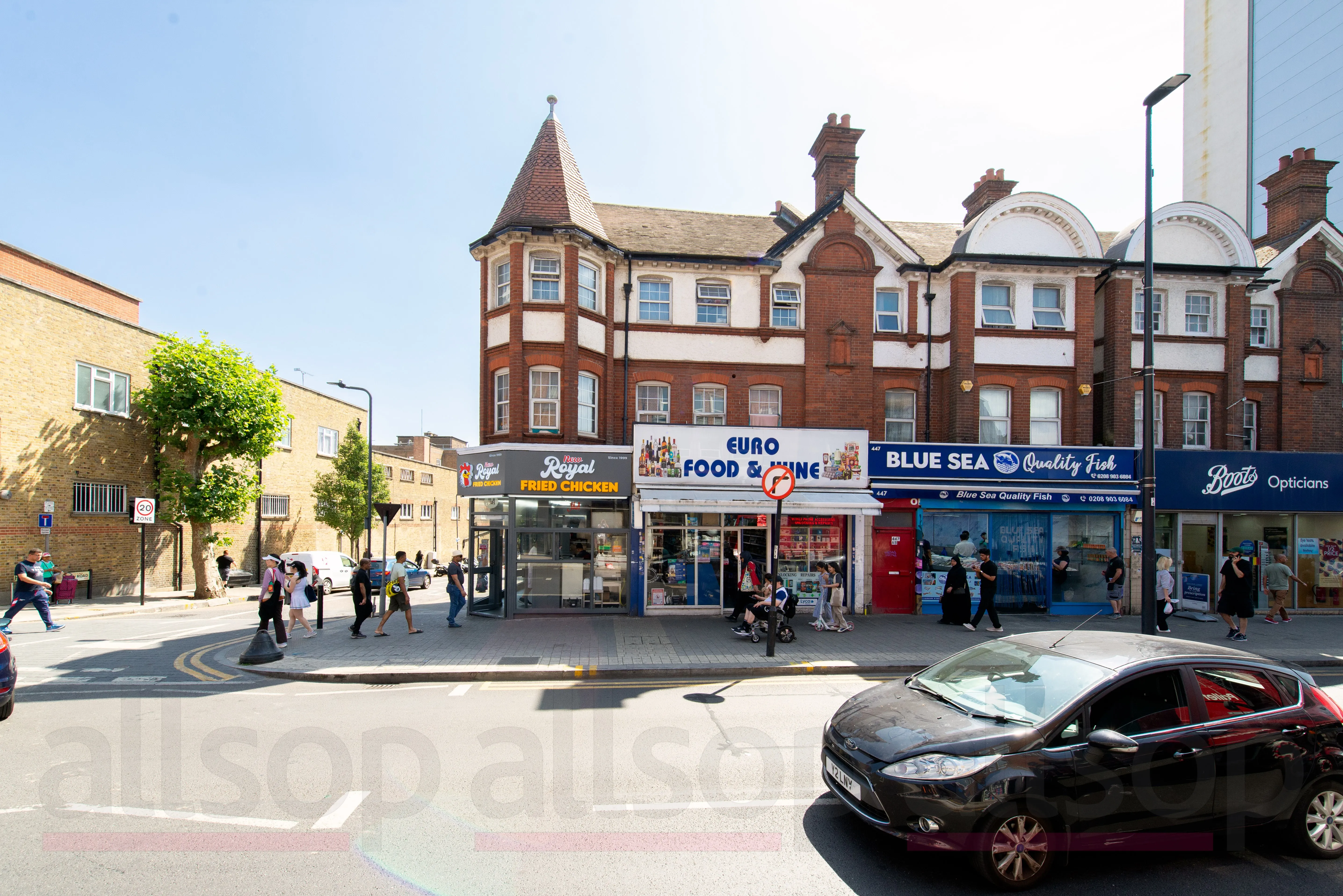 Freehold Restaurant/Takeaway, Shop and Residential Investment