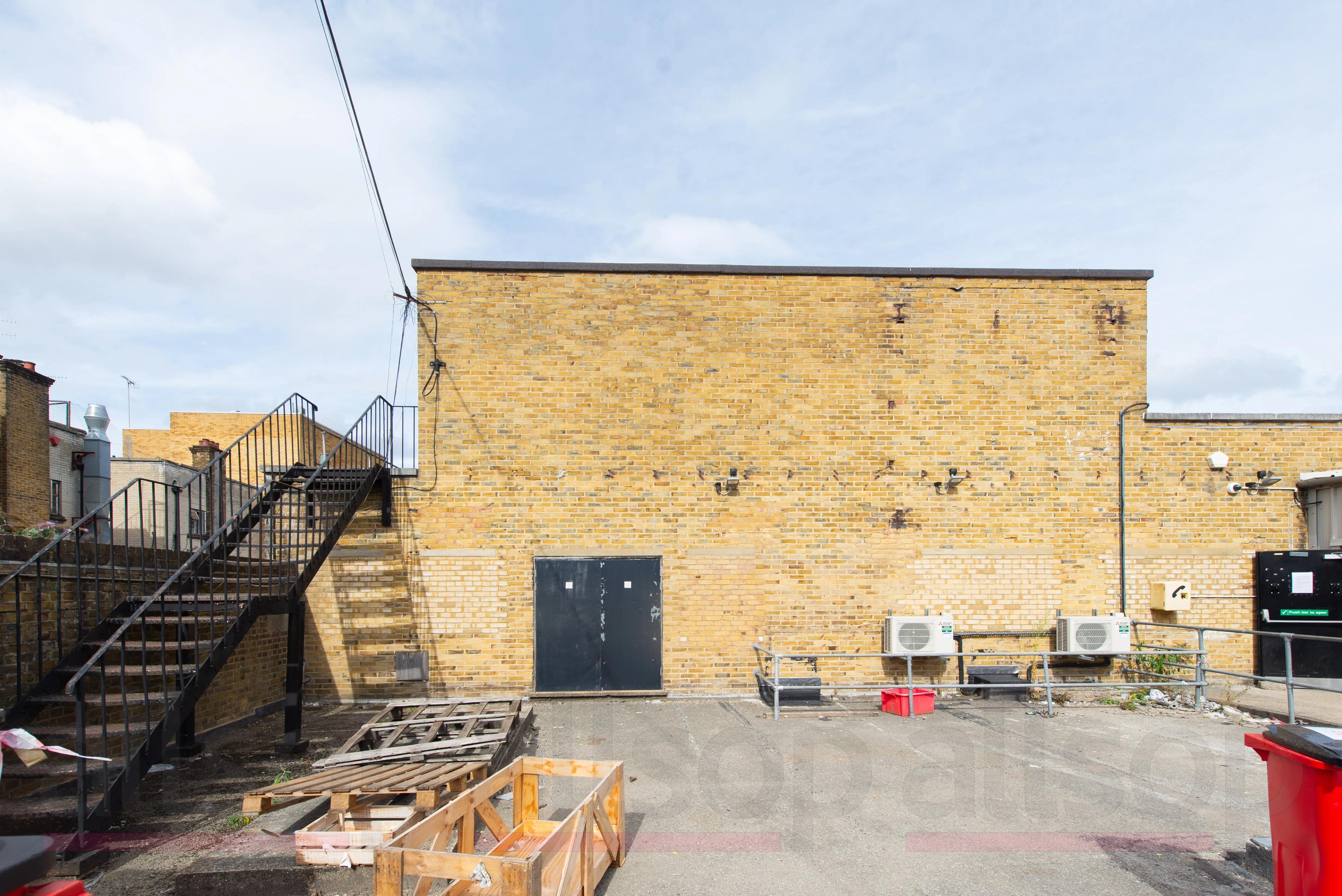Freehold Shop Investment