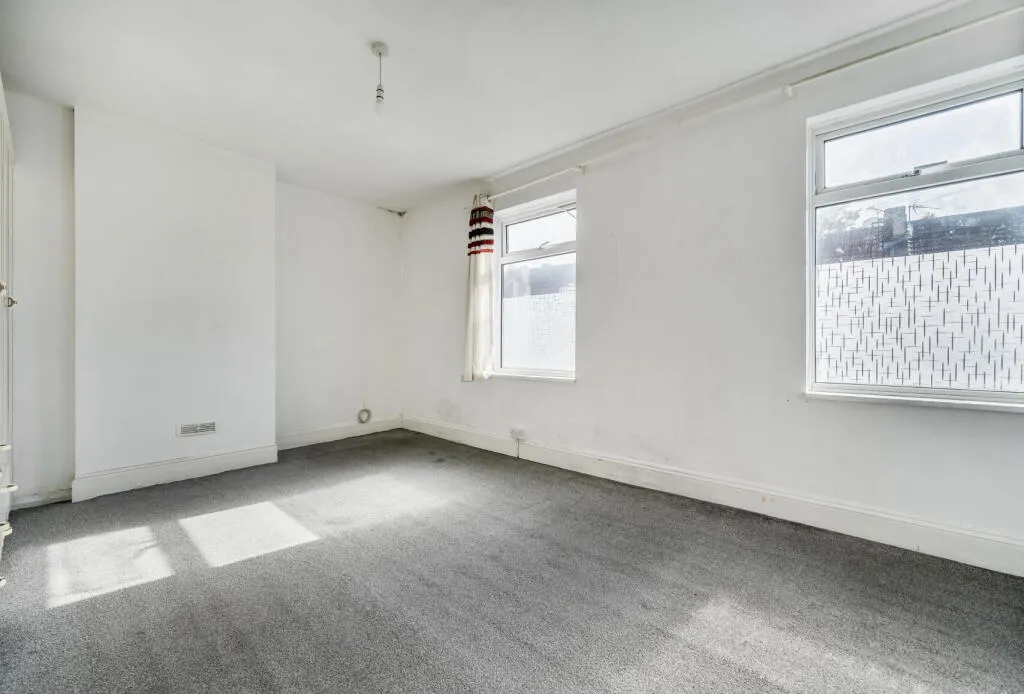3 bed Terraced