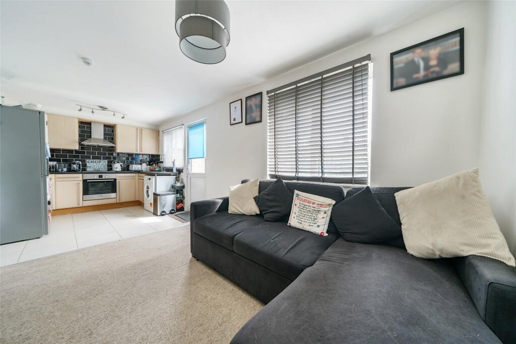 4 bed Town House