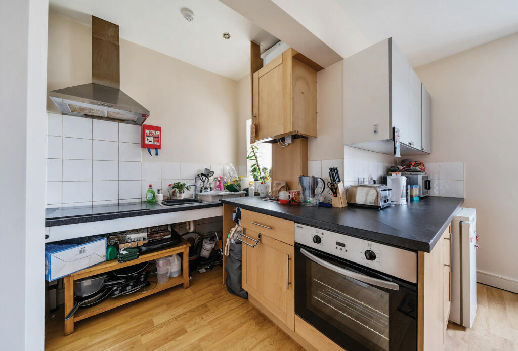 1 bed Ground Flat