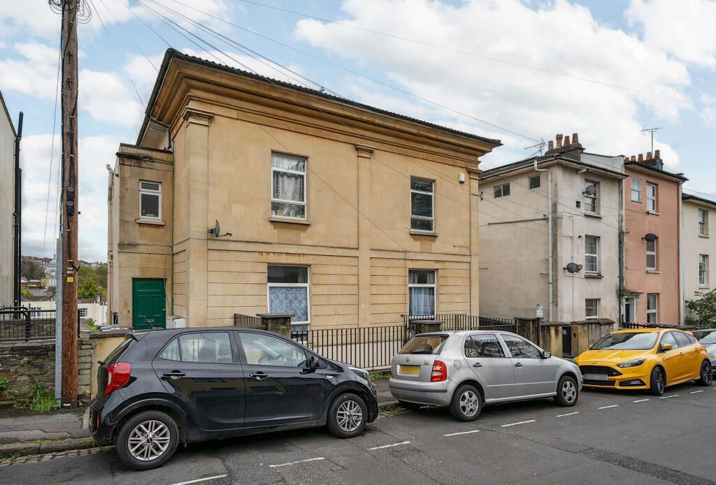 1 bed Ground Flat