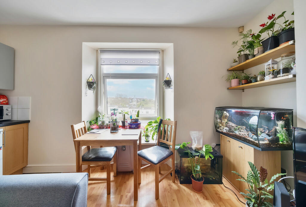 1 bed Ground Flat