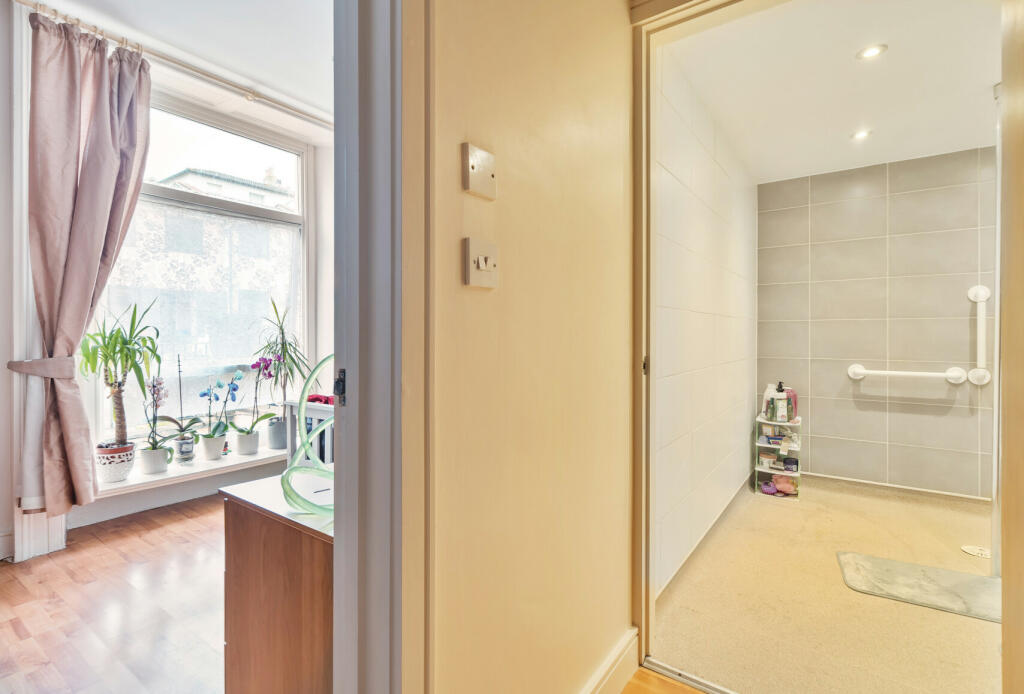 1 bed Ground Flat