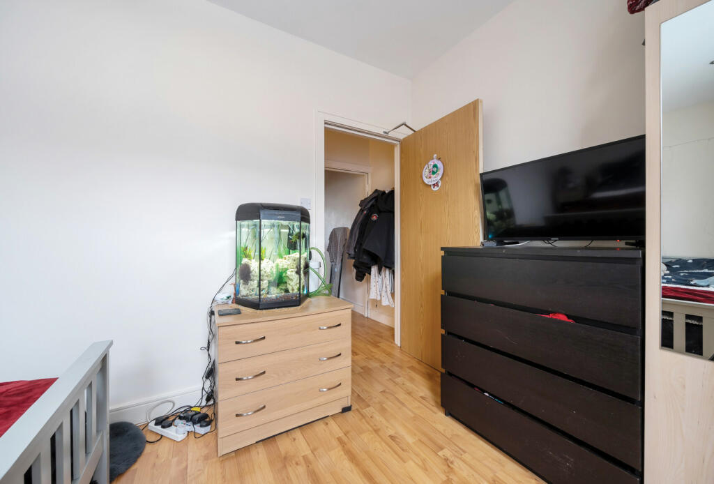 1 bed Ground Flat