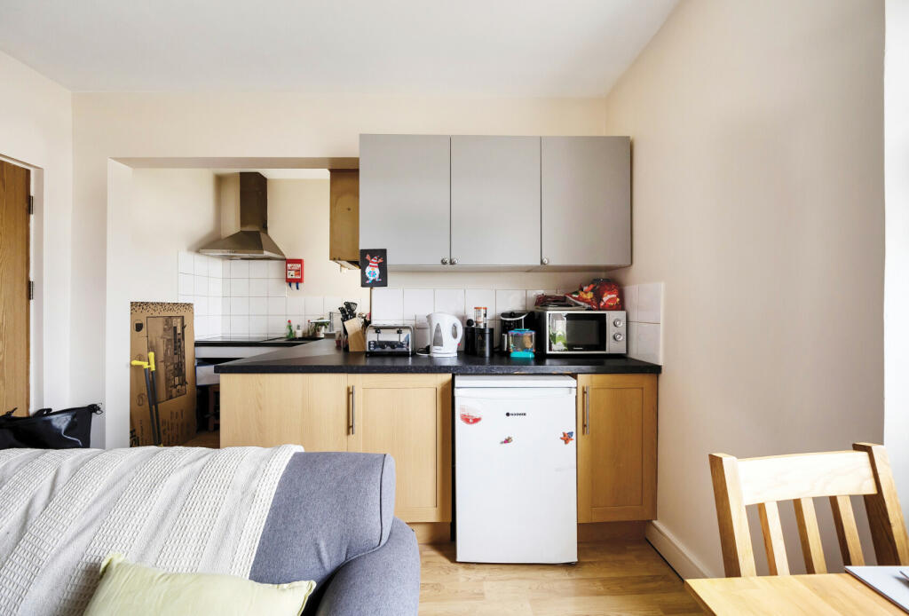 1 bed Ground Flat
