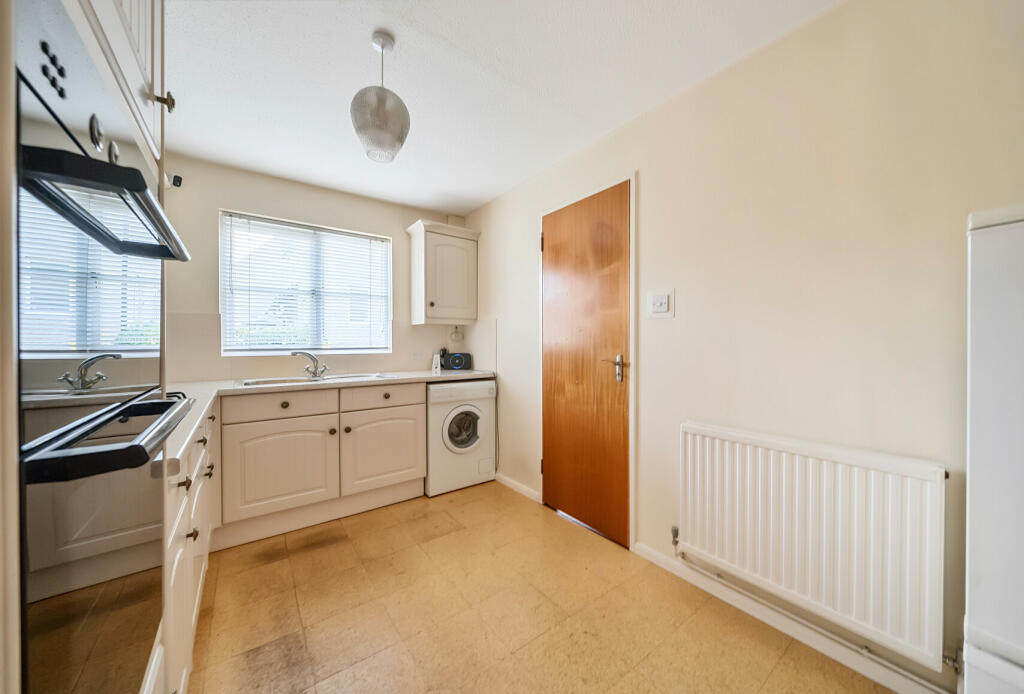 4 bed Semi-Detached