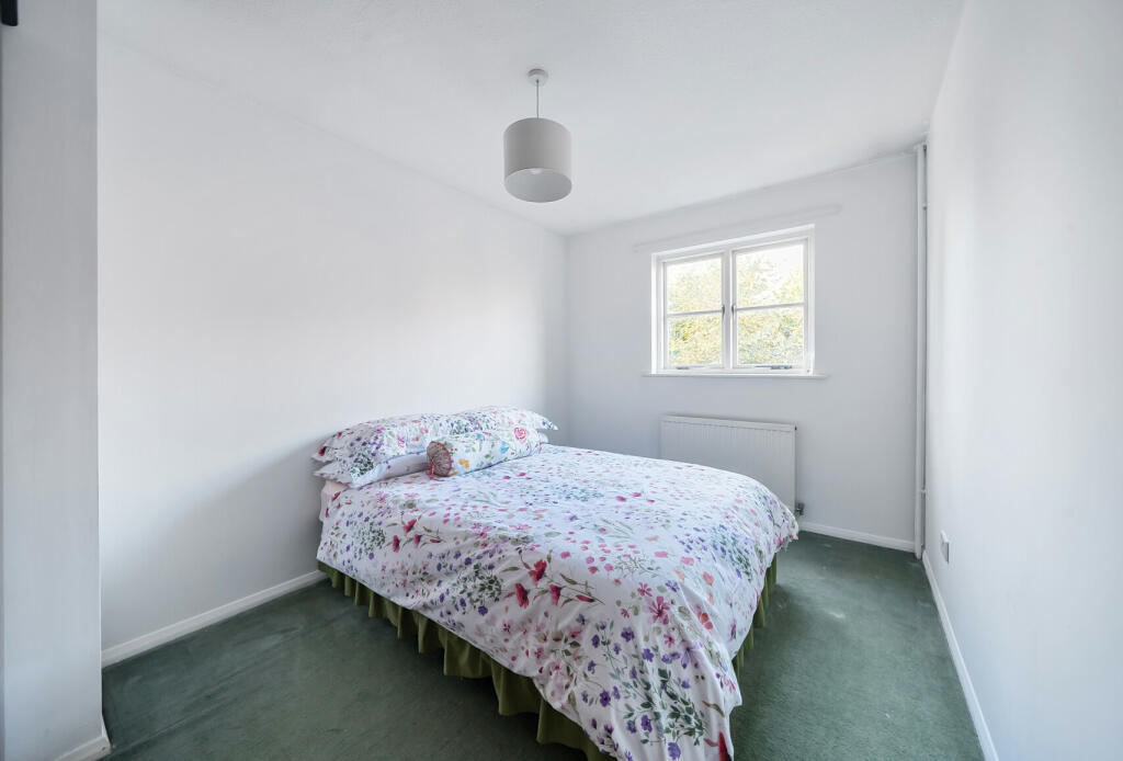 4 bed Semi-Detached