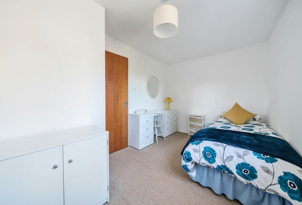 4 bed Semi-Detached