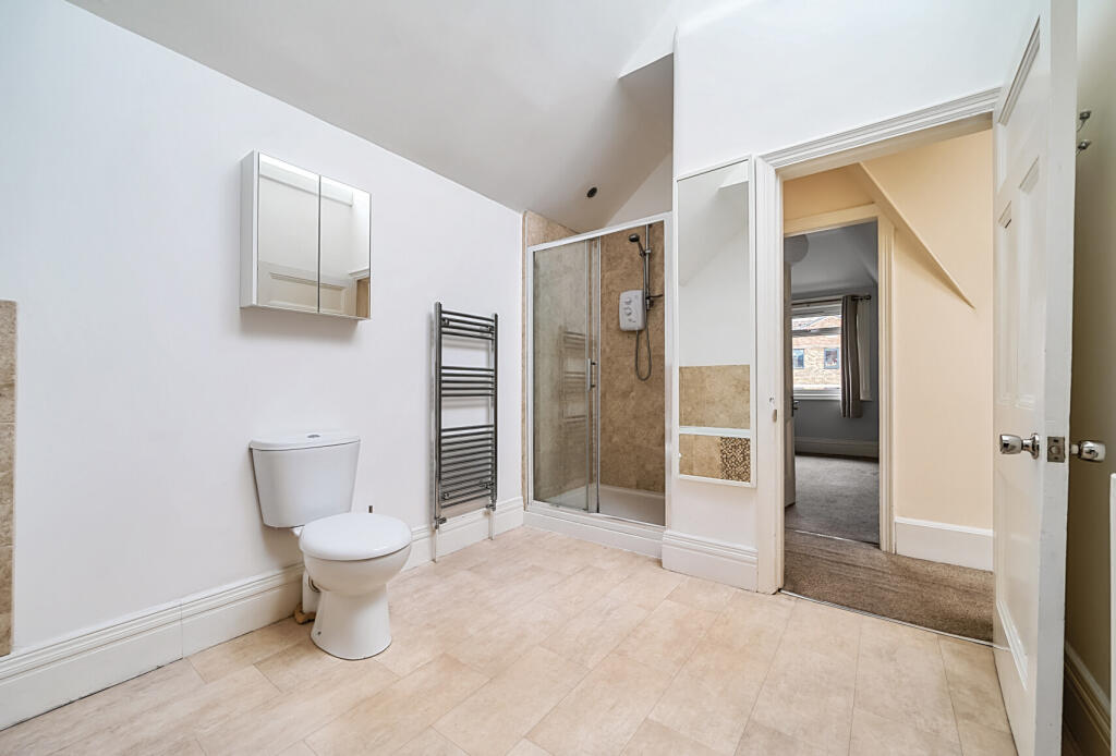 3 bed Maisonette