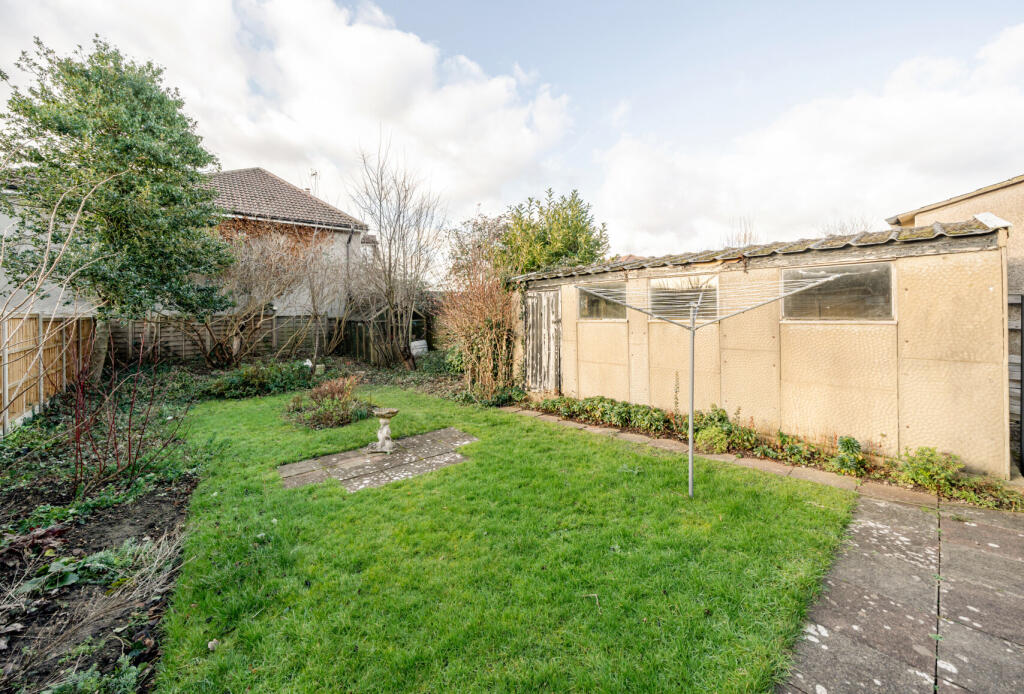 4 bed Semi-Detached