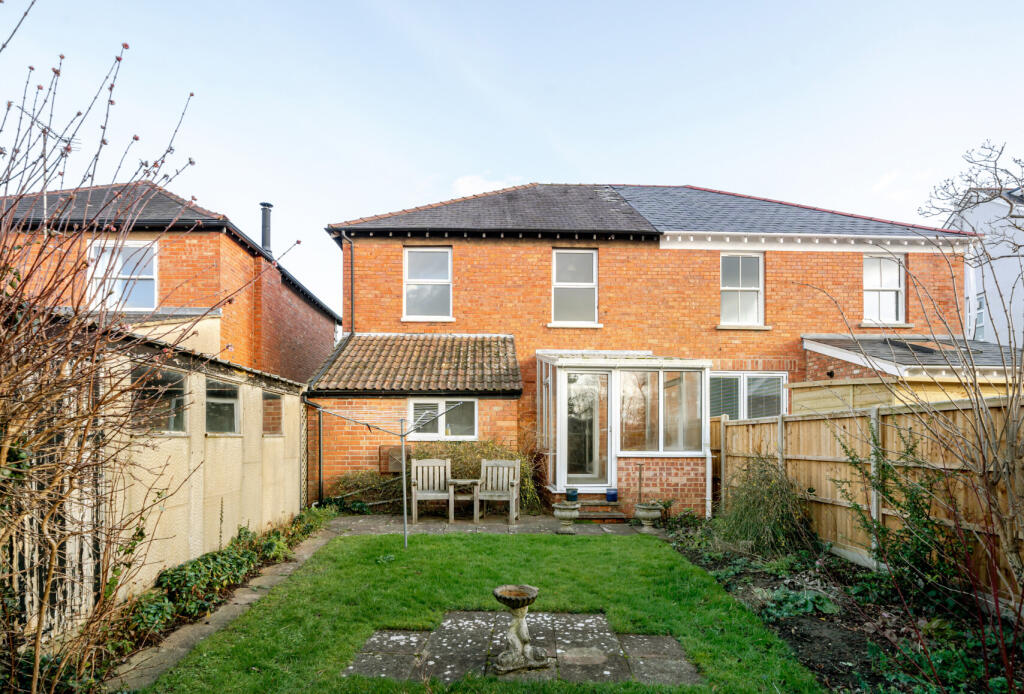 4 bed Semi-Detached