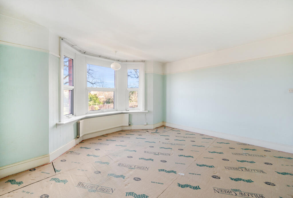 4 bed Semi-Detached