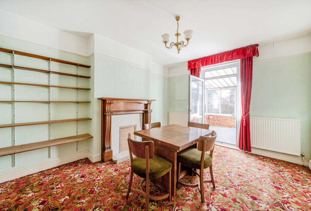4 bed Semi-Detached