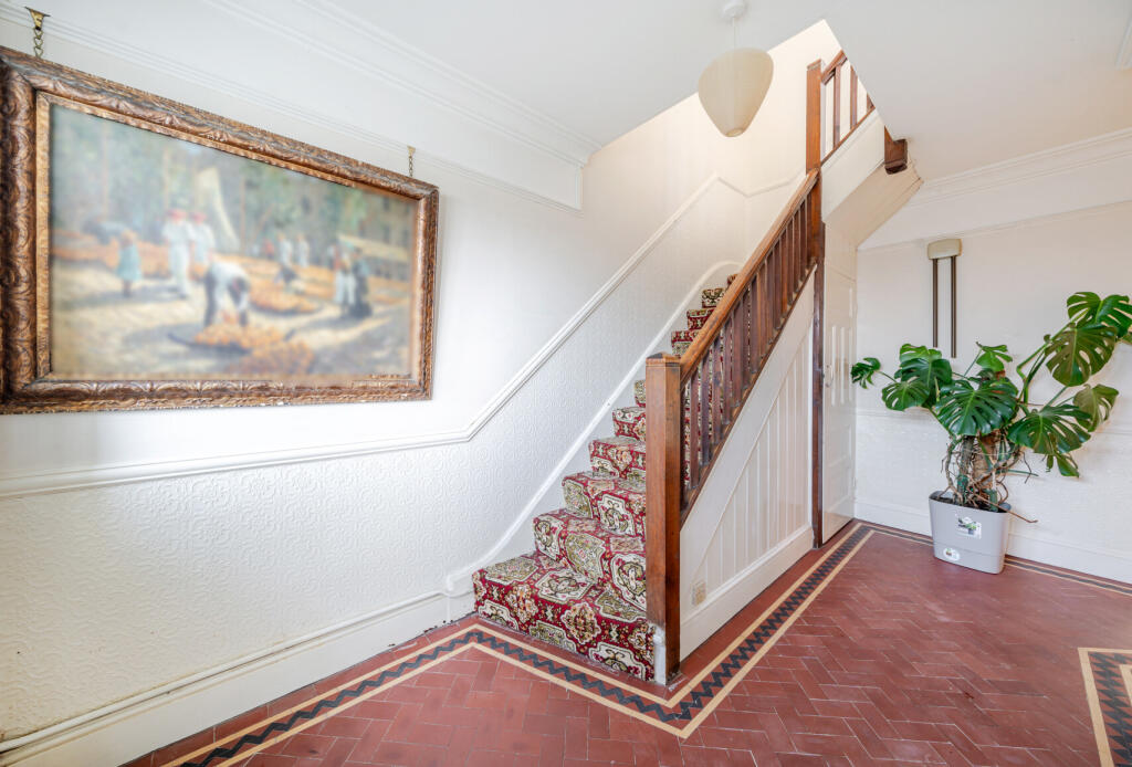 4 bed Semi-Detached