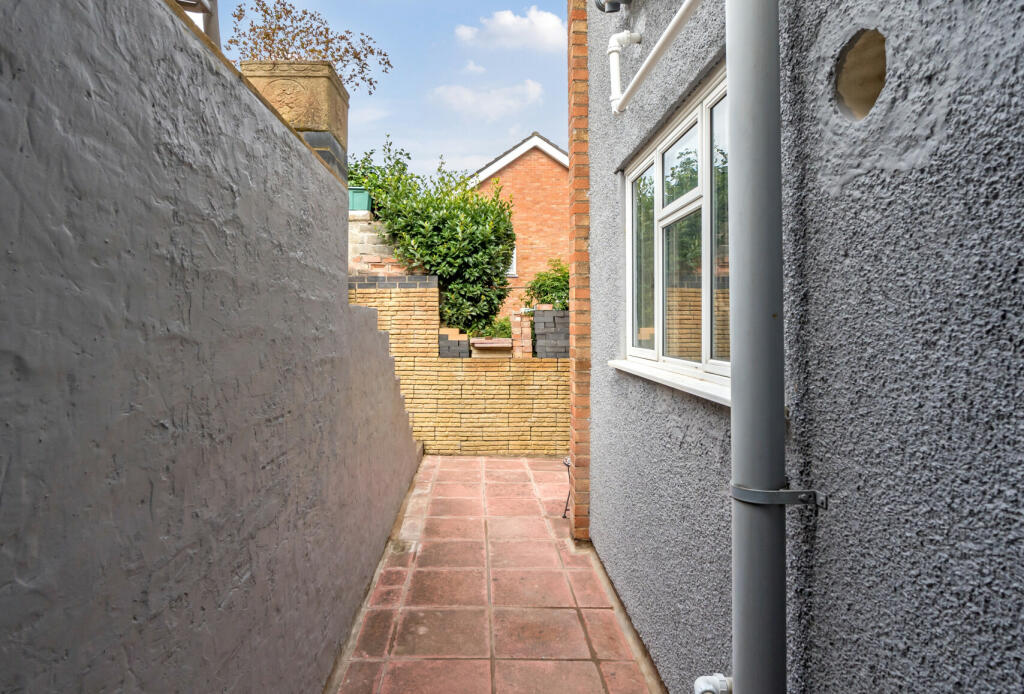 4 bed Semi-Detached