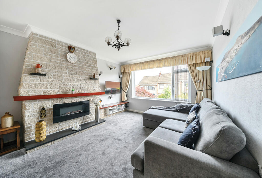 4 bed Semi-Detached