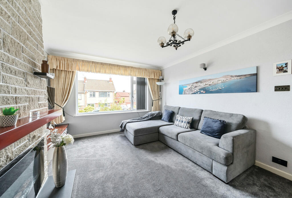 4 bed Semi-Detached