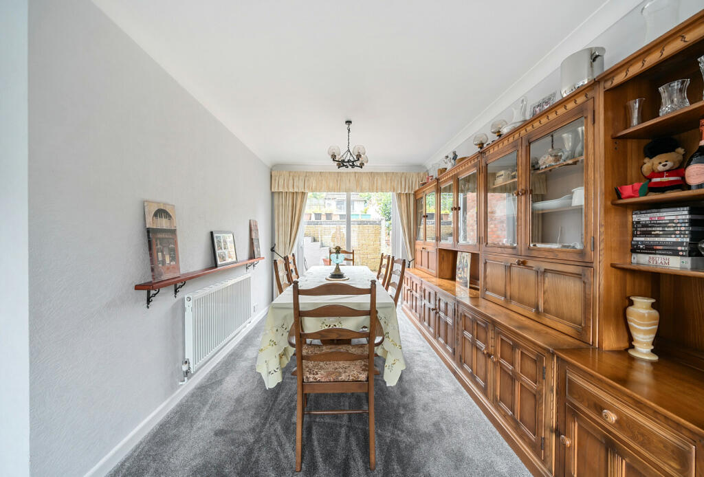 4 bed Semi-Detached