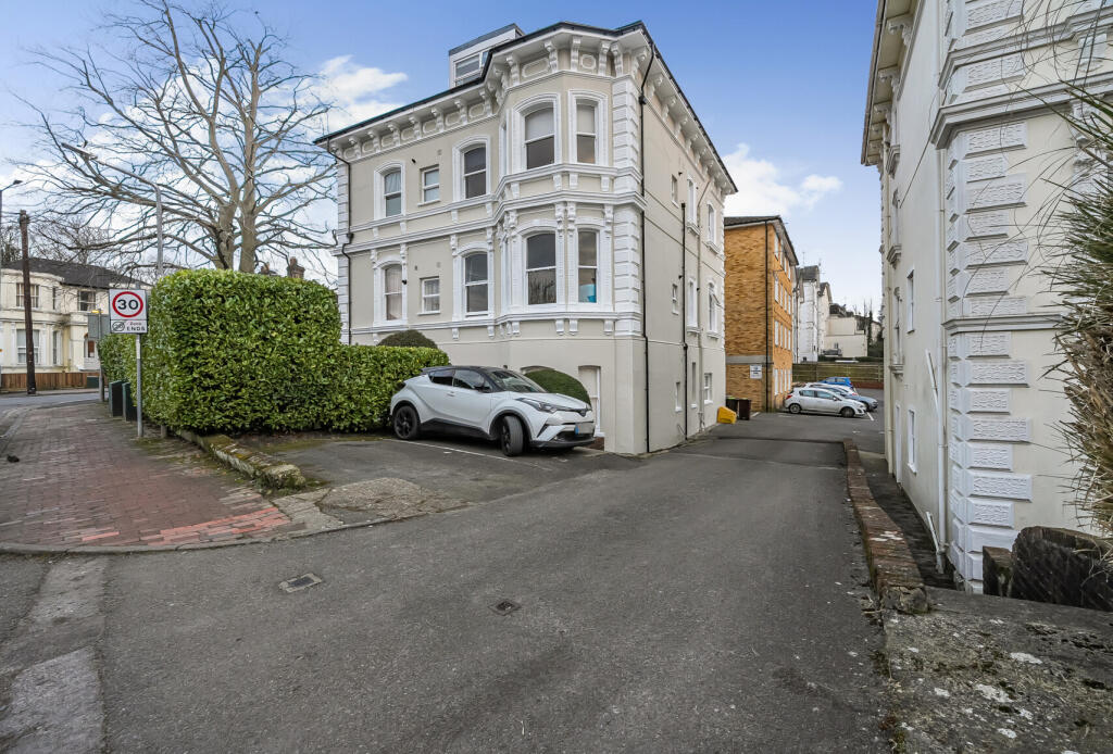 1 bed Apartment