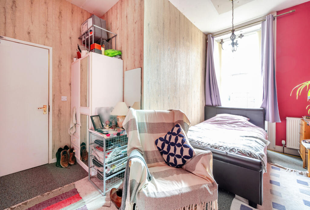 7 bed House Share