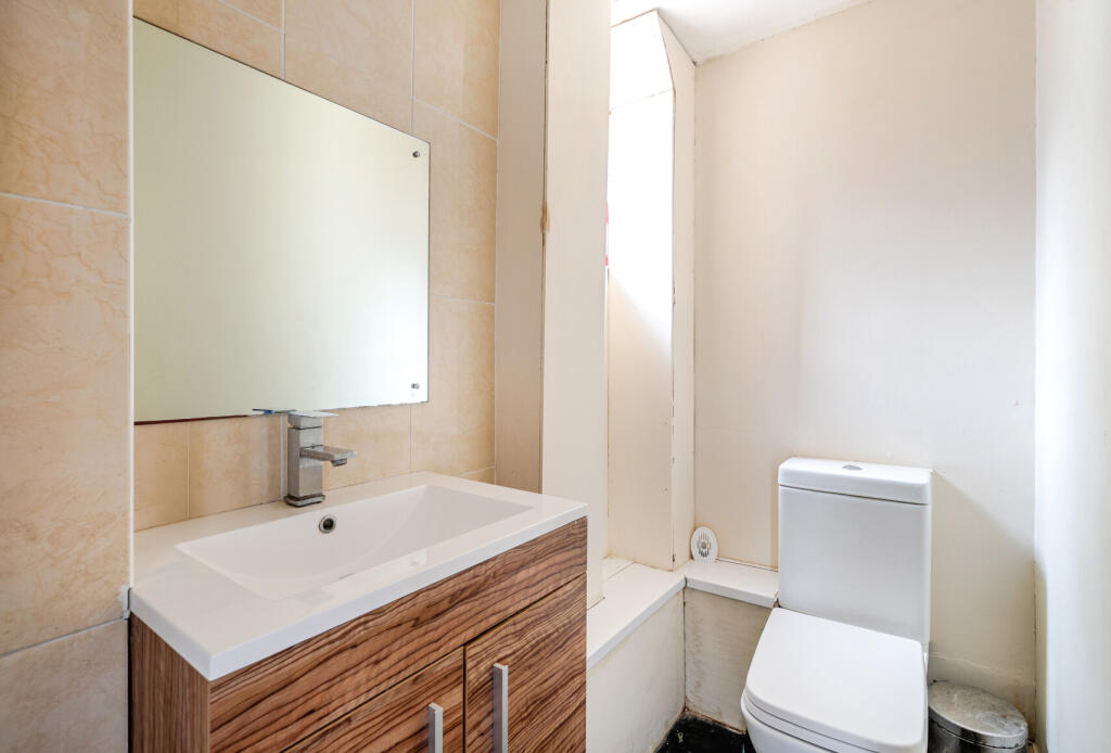 7 bed House Share