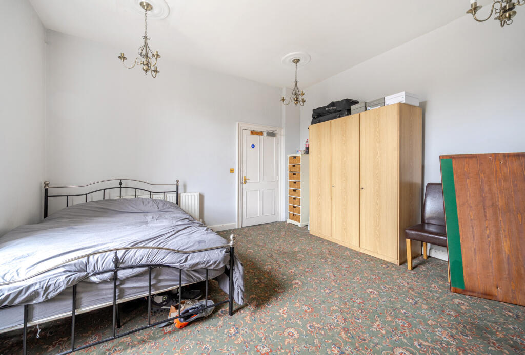 7 bed House Share