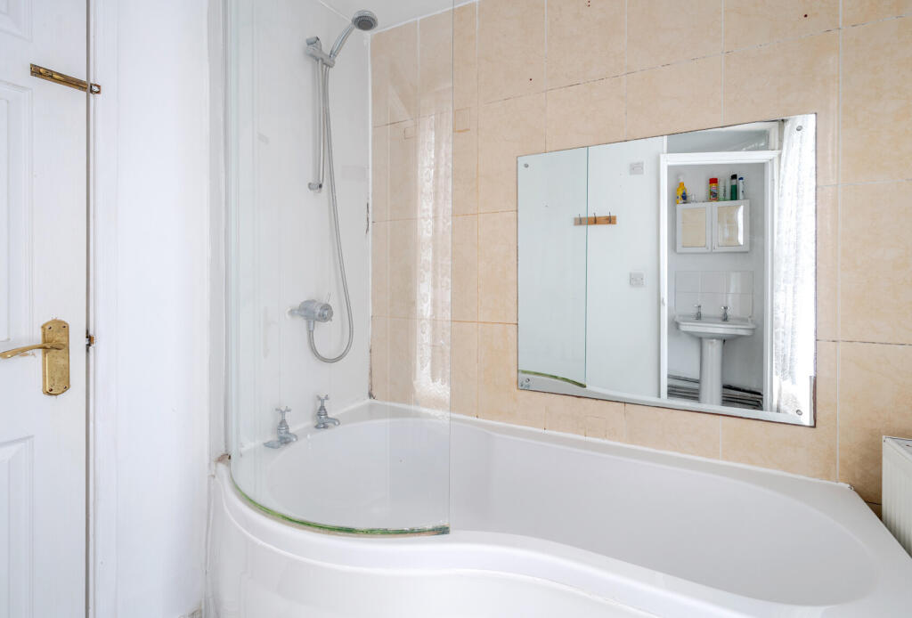 7 bed House Share
