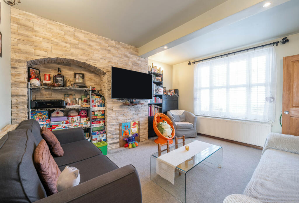 2 bed Semi-Detached