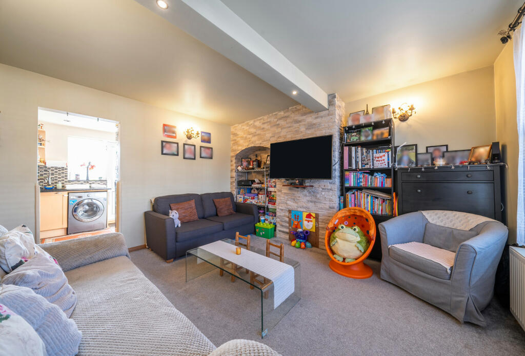 2 bed Semi-Detached