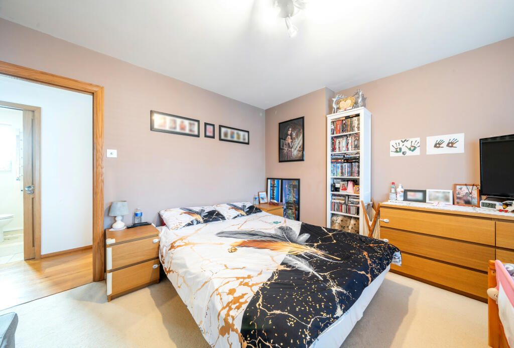 2 bed Semi-Detached