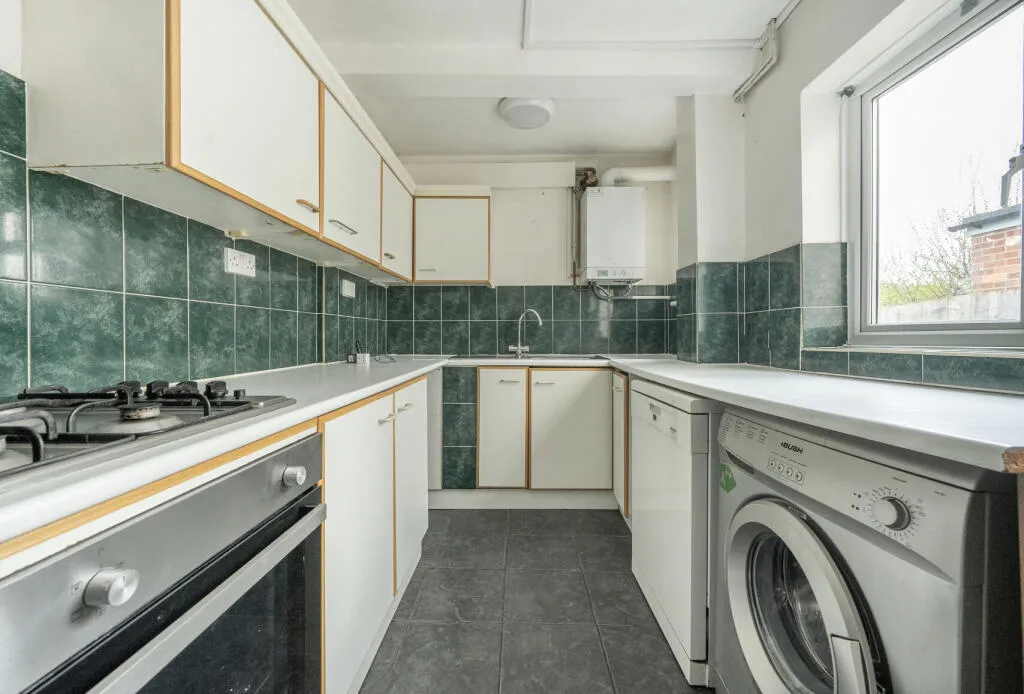 3 bed End of Terrace