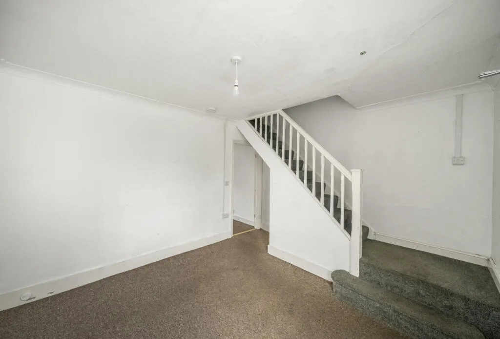 3 bed End of Terrace