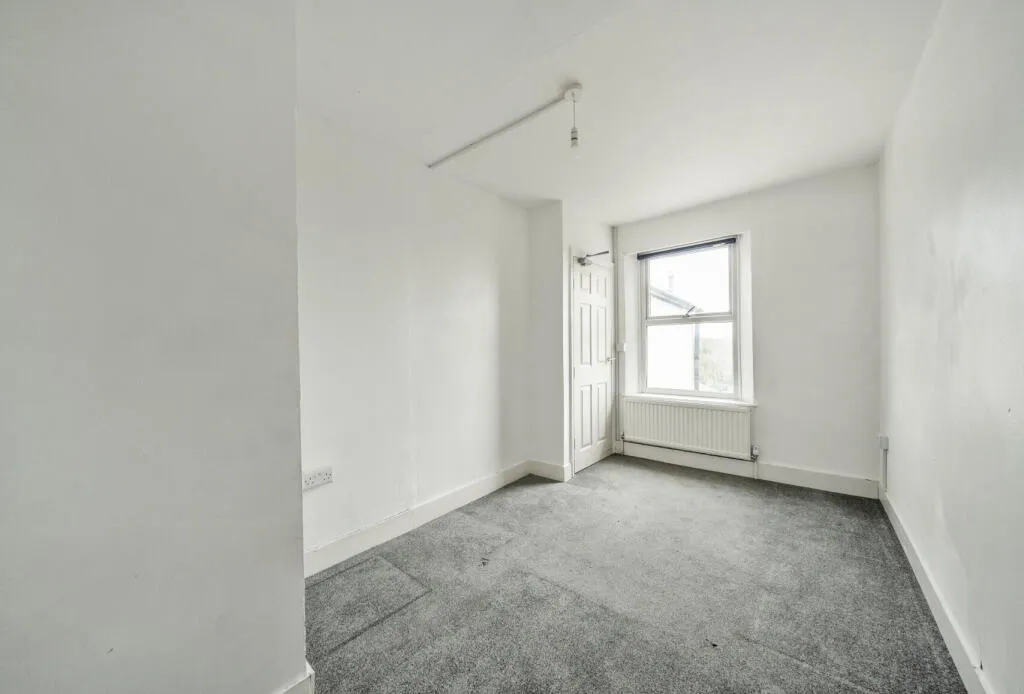 3 bed End of Terrace