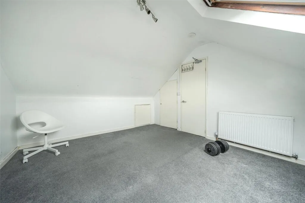 3 bed End of Terrace