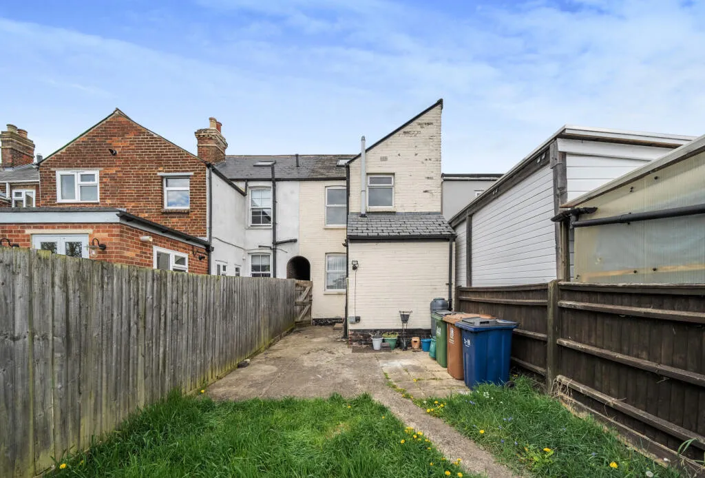 3 bed End of Terrace