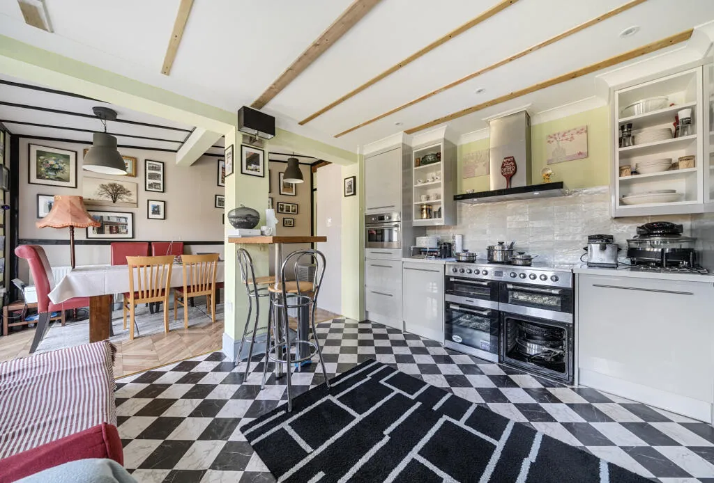 4 bed Semi-Detached