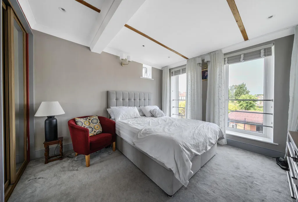 4 bed Semi-Detached