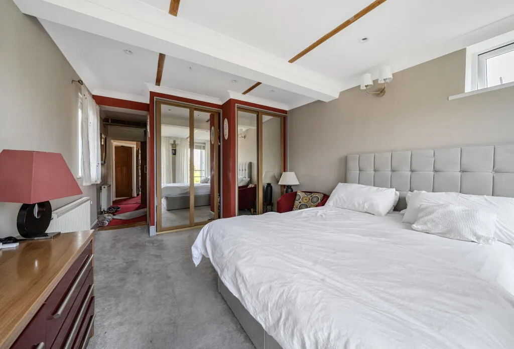 4 bed Semi-Detached